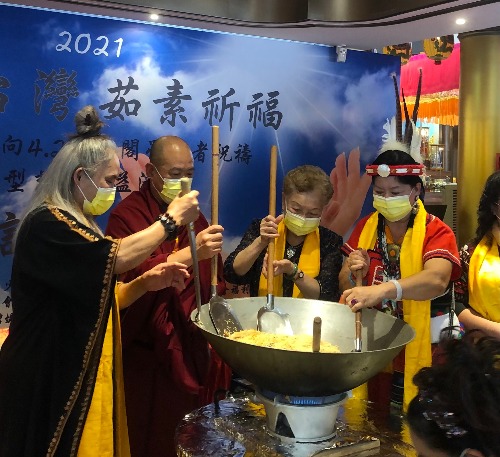 2021茹素祈福柯媽親自下鍋炒愛心米粉