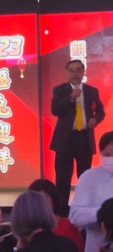 新黨吳成典參與新住民晚會