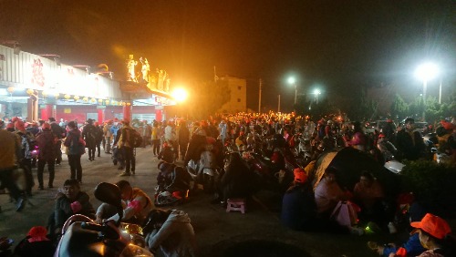 拱天宮白沙屯媽祖在11萬信徒恭送下前往北港進香