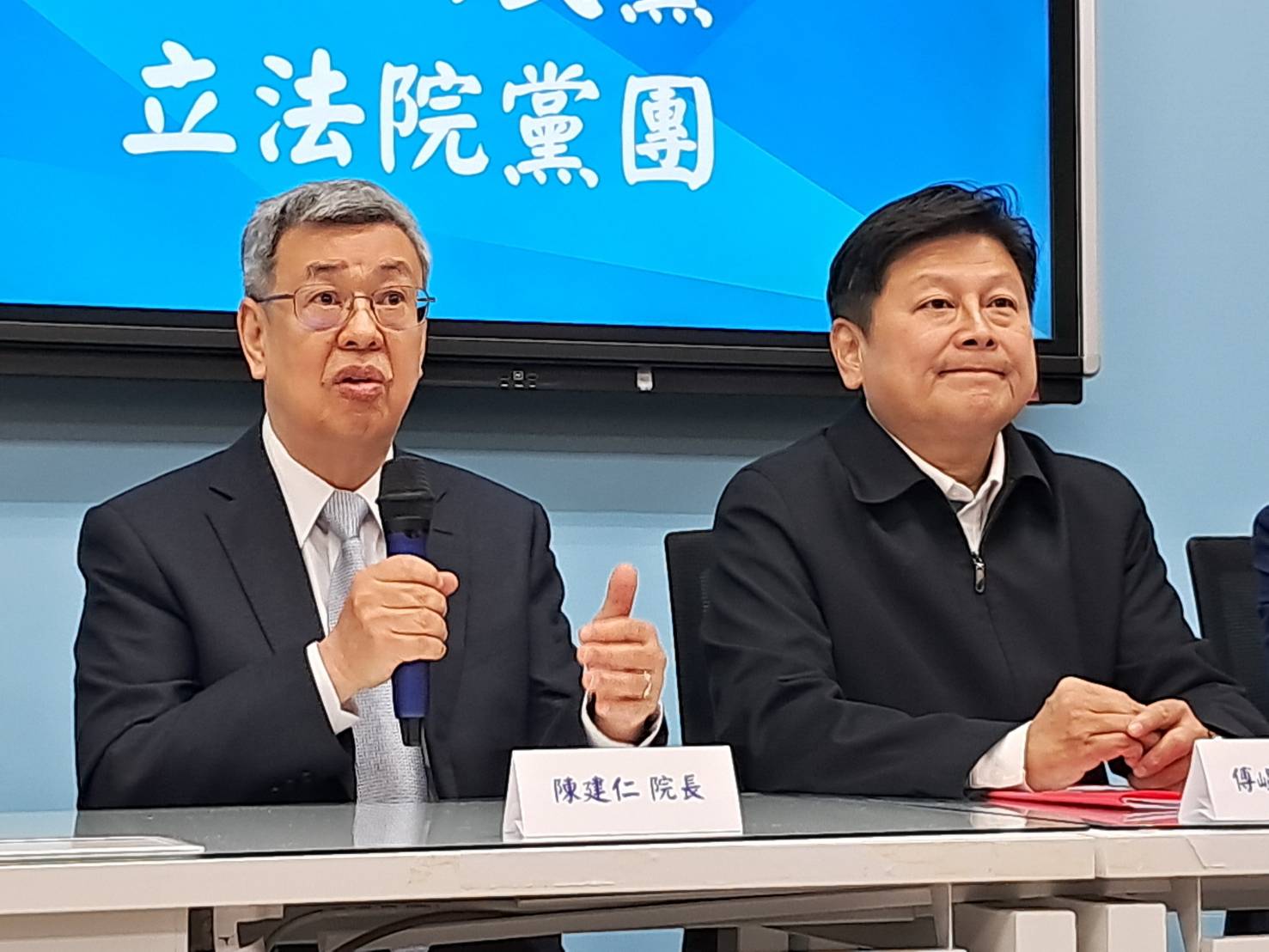 行政院長陳建仁等一行人拜會立法院國民黨團