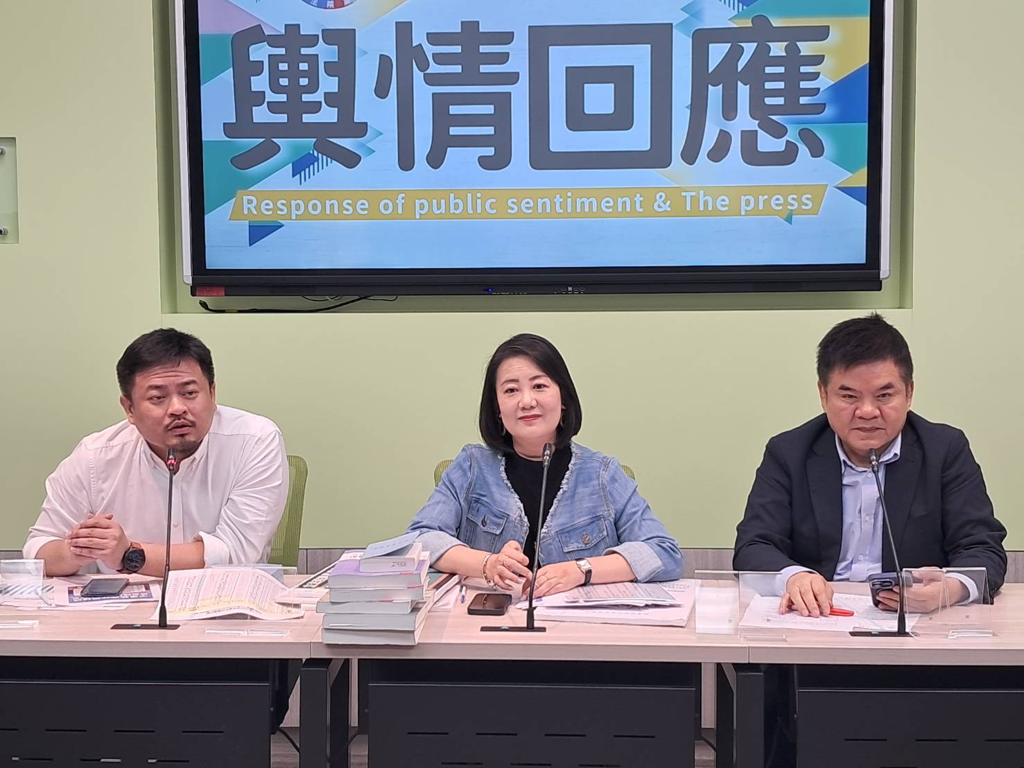 民進黨把人民當塑膠選前騙票選後退票蘇花安何年動工欺負東部人