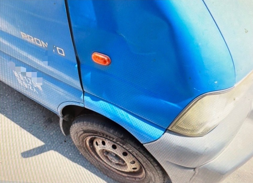 高齡89歲黃姓阿伯駕駛自小貨車 與同向騎乘機車柯姓婦女發生碰撞 送醫不治 肇事原因有待鑑定