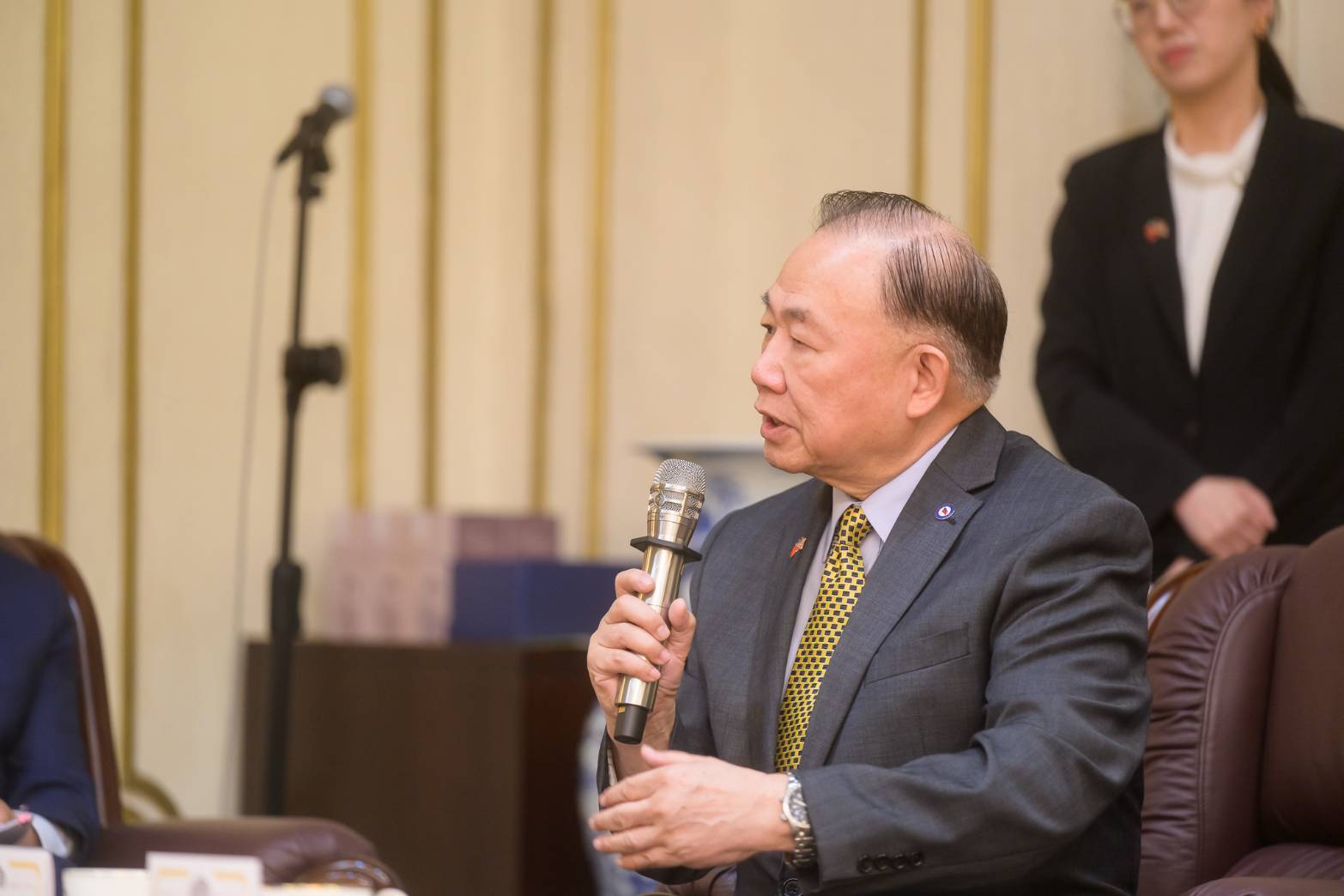立法院長韓國瑜在江啟臣副院長等陪同下 接見美國「民主黨州主席協會」一行8人 感謝美國民主黨對台灣的堅定支持 盼藉由報導讓全世界認識華人地區唯一擁有高度民主自由與法治的台灣