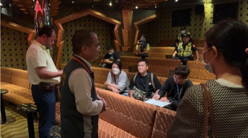高雄港歌詩達莎倫娜郵輪返台，旅客不滿補償方案延遲下船
