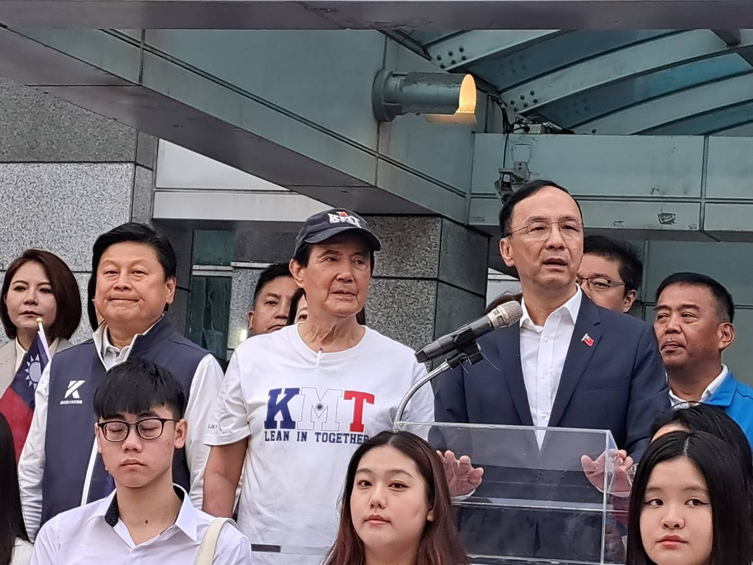 國慶升旗典禮　國民黨呼籲台灣走向和諧與和平