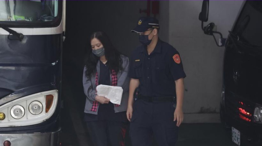 台北地檢署偵辦貪污案，議員應曉薇延押兩月並禁止接見通信