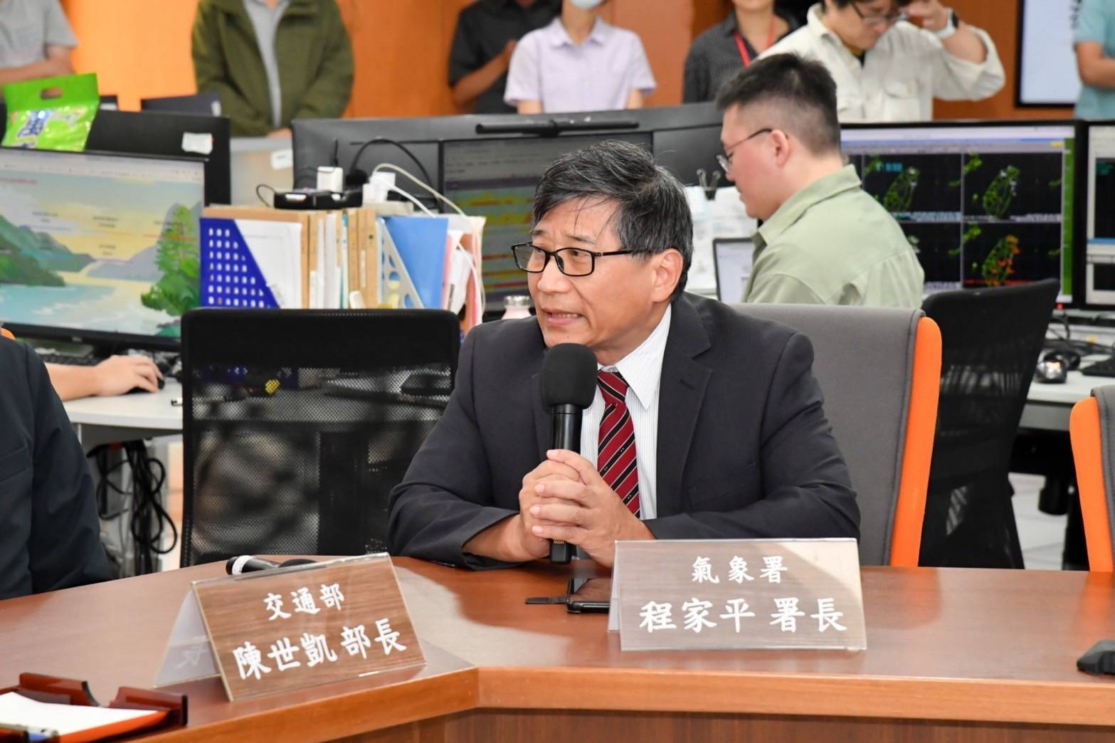 行政院長卓榮泰強調加強防災準備應對康芮颱風