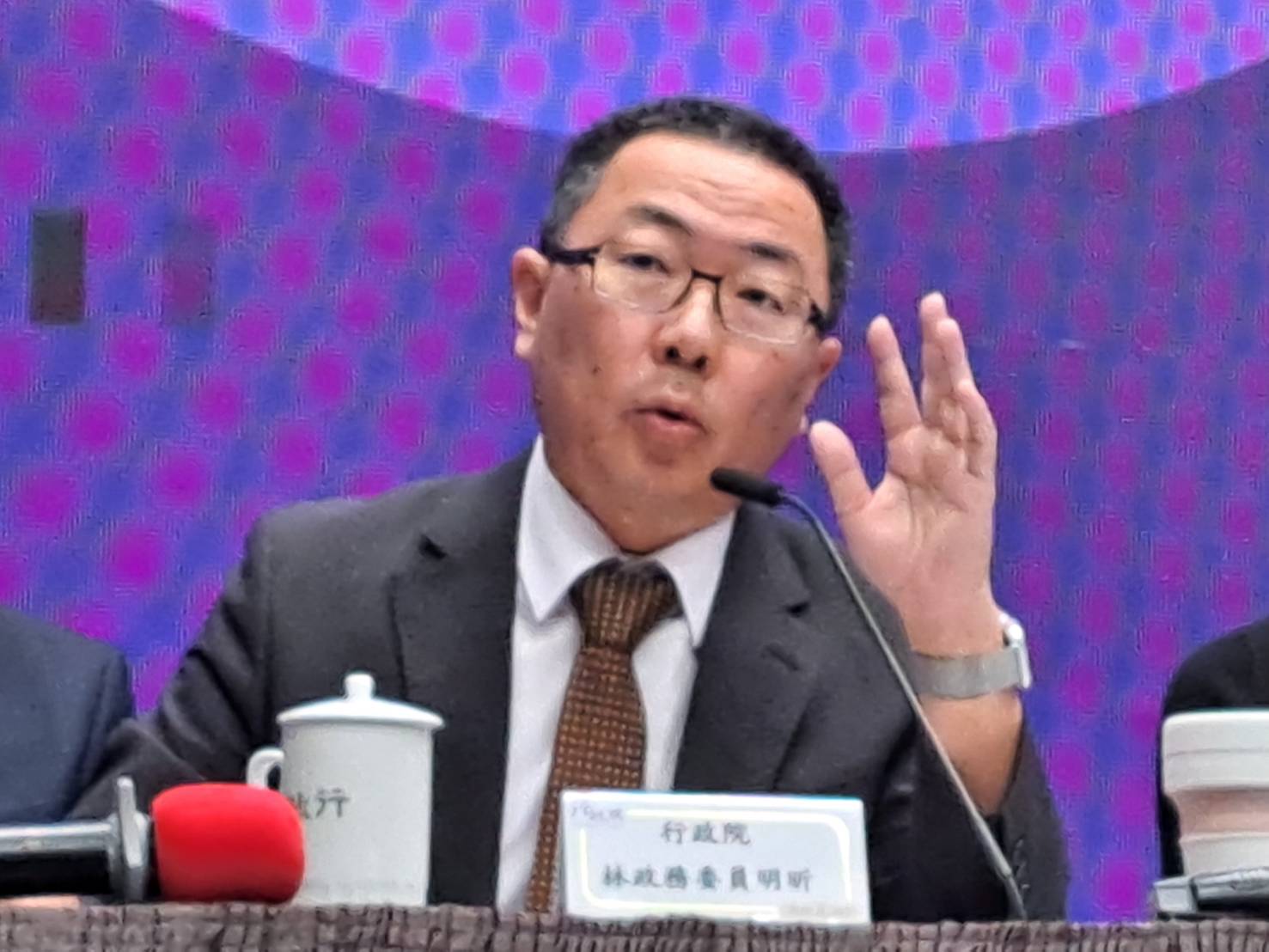 行政院推動反詐2.0新策略 強化AI與跨境合作打擊詐騙