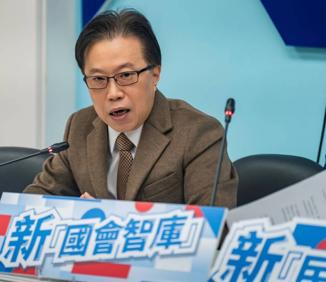 柯建銘主張遭全面反對 民調揭民進黨策略失民心