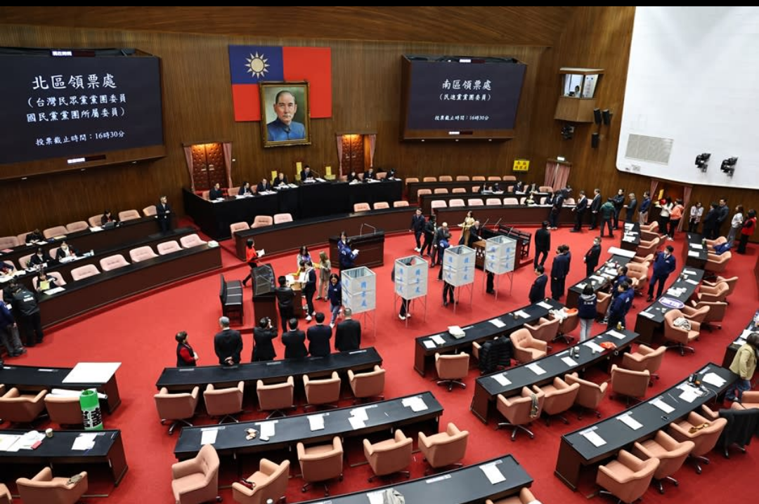 立法院否決憲訴法修法覆議案 藍白聯手闖關失敗