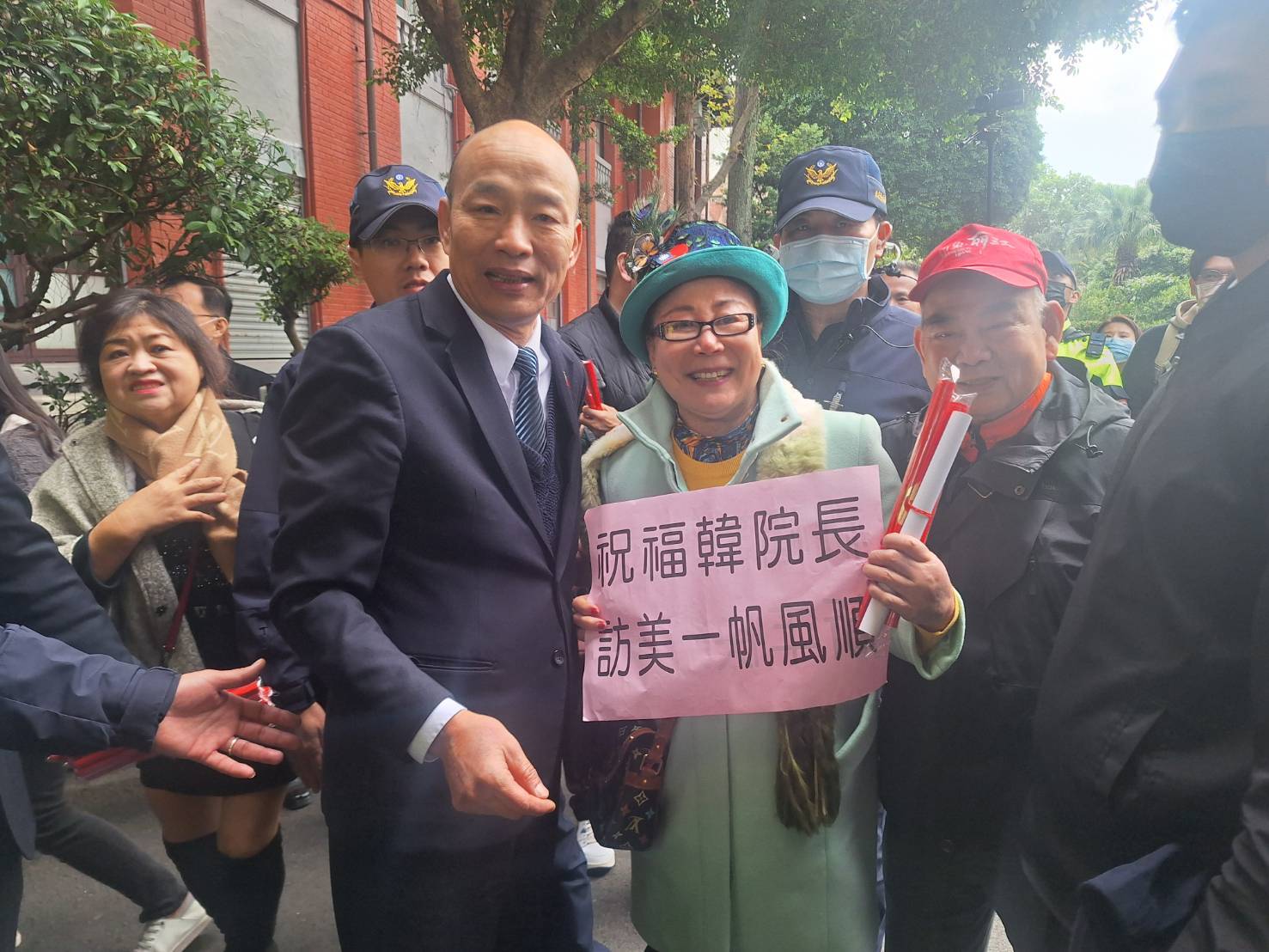 金蛇迎春！韓國瑜與江啟臣發放簽名春聯共迎新年