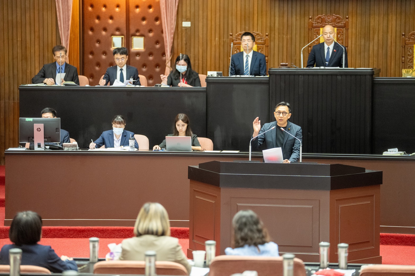 《挾預算之名行勒索之實？葛如鈞怒批行政院：史上最高預算還刪地方補助、綁架基層》
