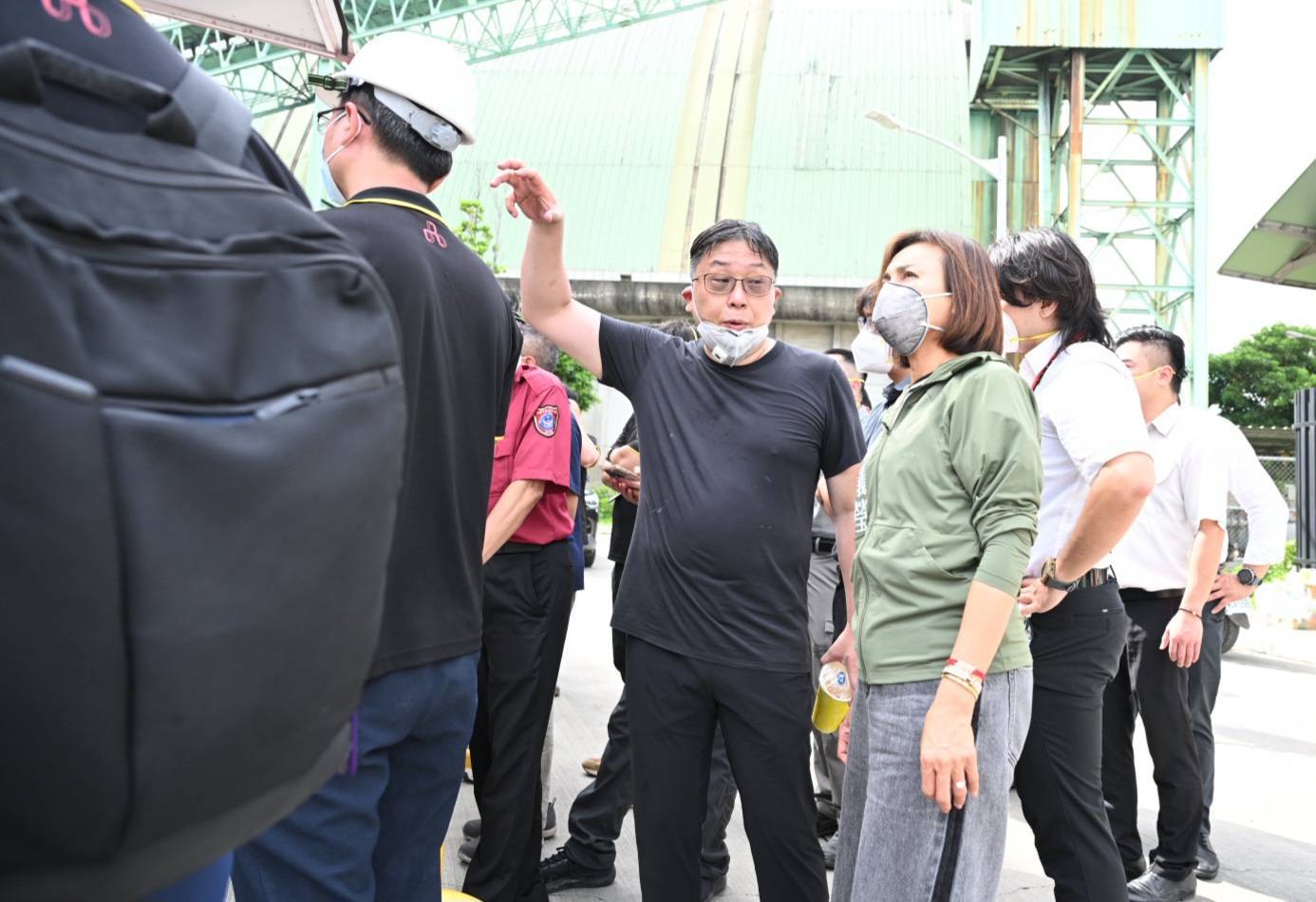 邱議瑩火速赴電池廠火災現場　提三大訴求守護居民安全防再災