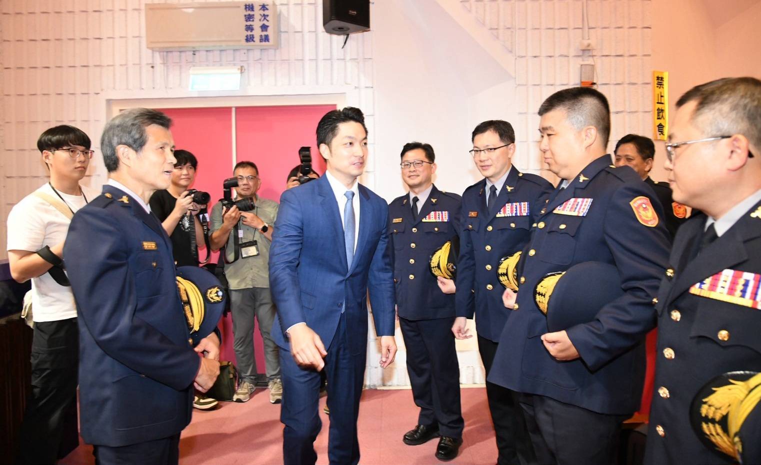 臺北市警局舉行新舊任幹部聯合交接 市長蔣萬安勉勵打造更安全宜居城市