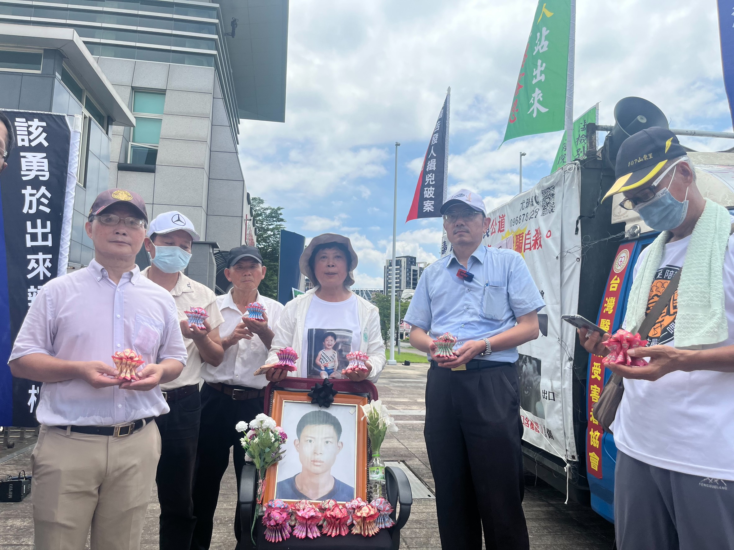 司法魔術大賞：65K2步槍榮獲「背鍋終身成就獎」