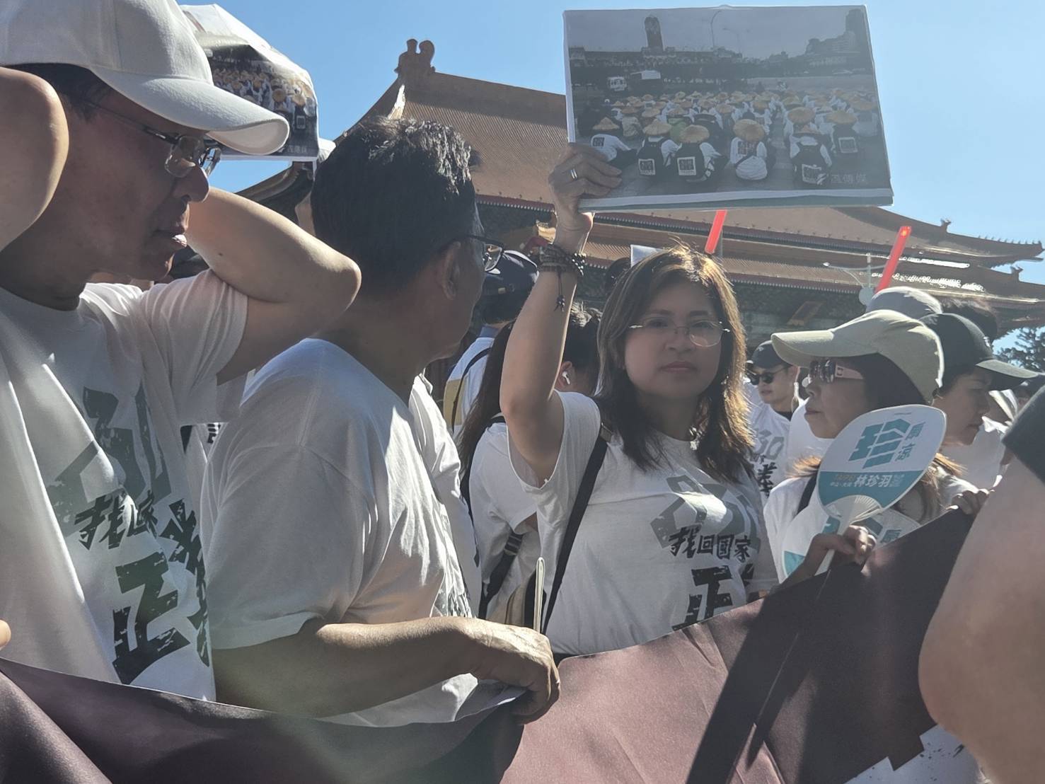 司法改革走讀行動 麥玉珍批賴政府高牆阻民意：拒馬擋不住追求正義的腳步