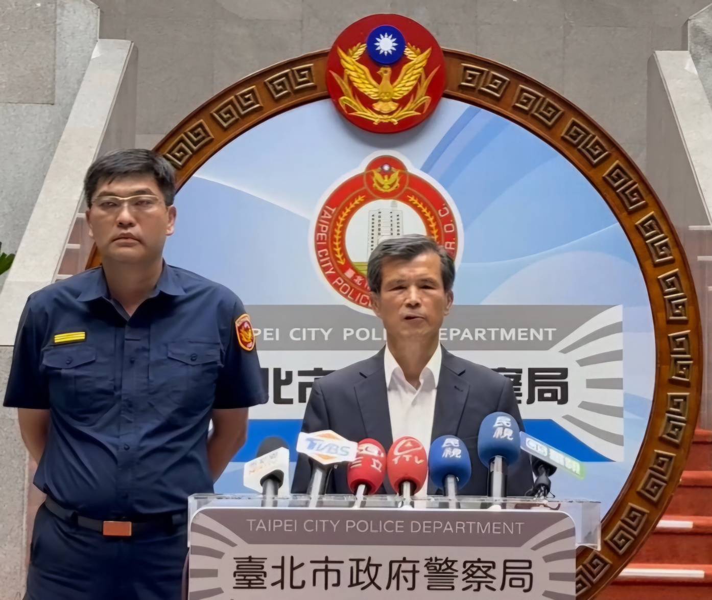 「臺北市警察局嚴正譴責8月30日民眾黨非法集會　黃國昌涉妨害公務及破壞阻材依法送辦」