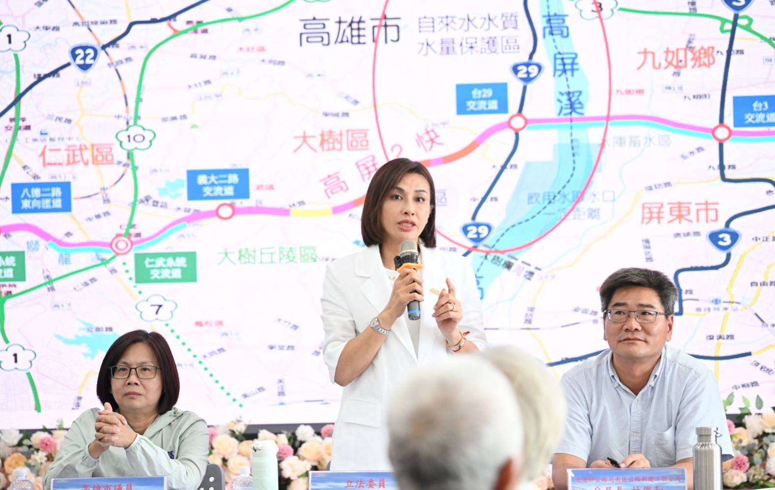 出席高屏二快地方說明會 邱議瑩：建設必要 兼顧民意爭取高雄最大利益