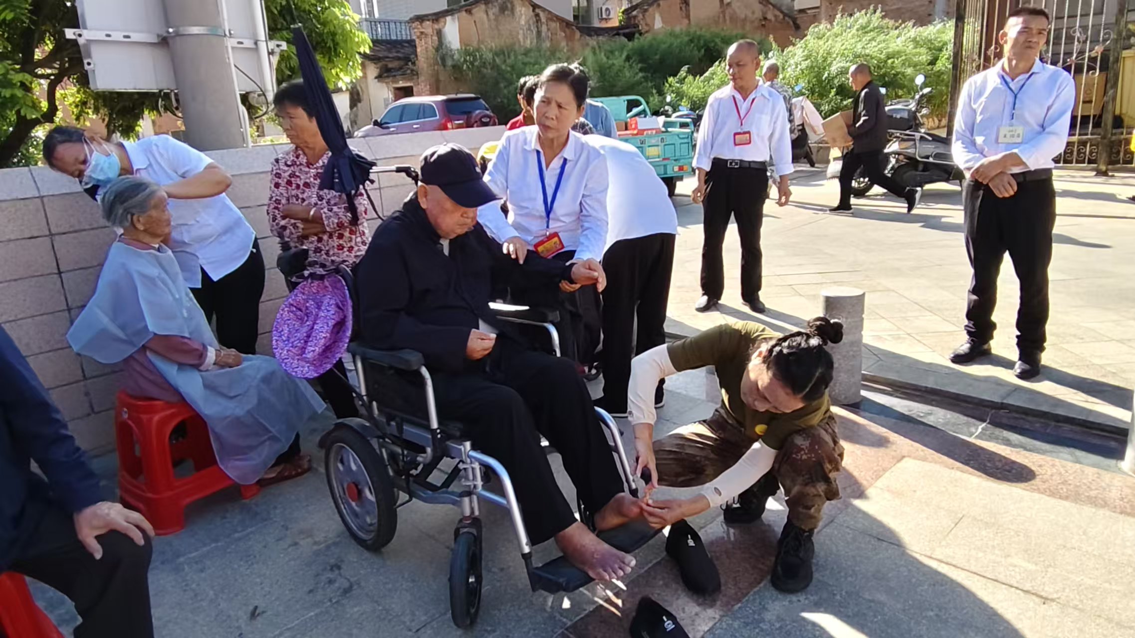 重陽敬老情 暖意滿上宅村