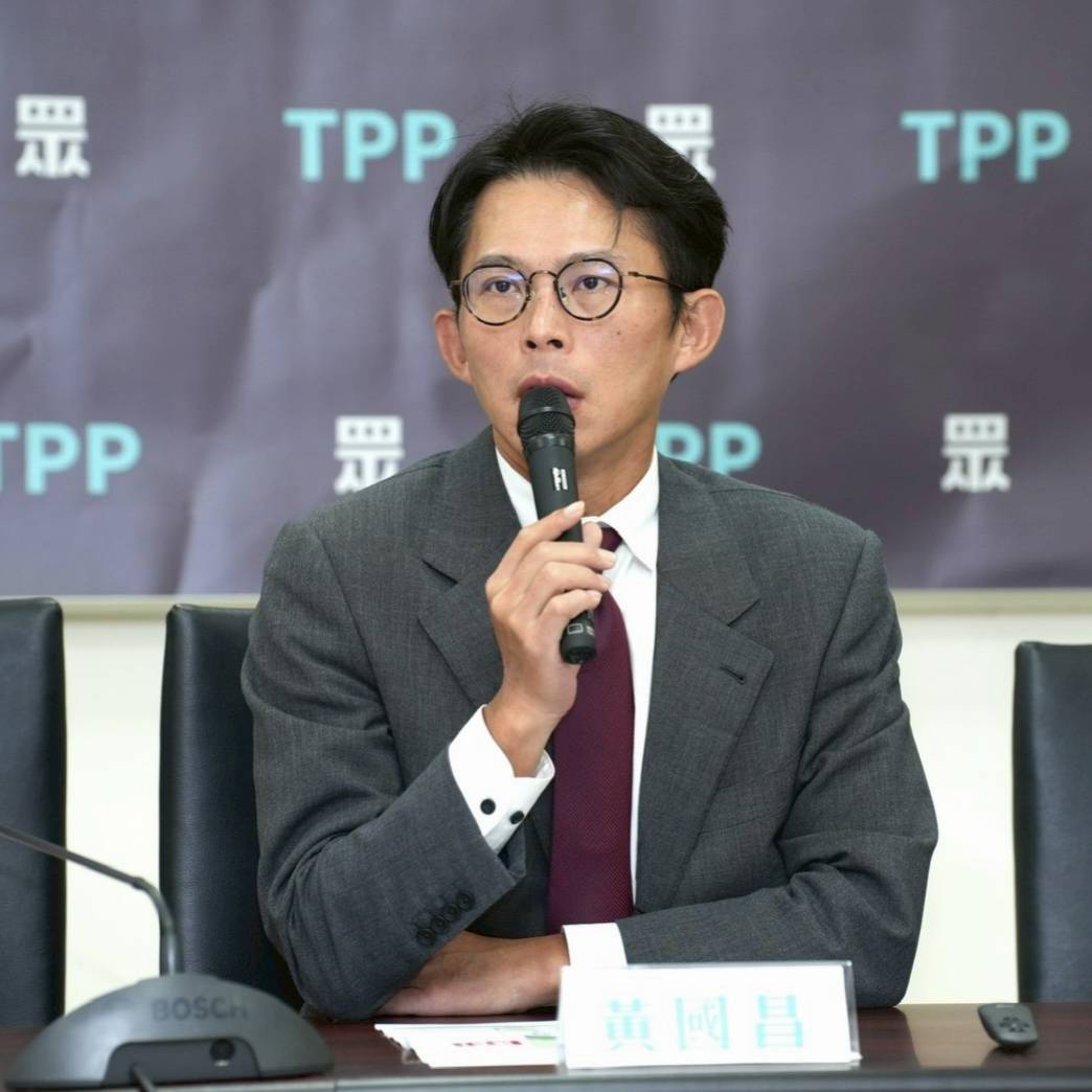 **《財劃法之戰》：院版晚一年、數據不實？  黃國昌痛批卓內閣「迷航、失能、說謊」　民眾黨團：院版送來就退回！**