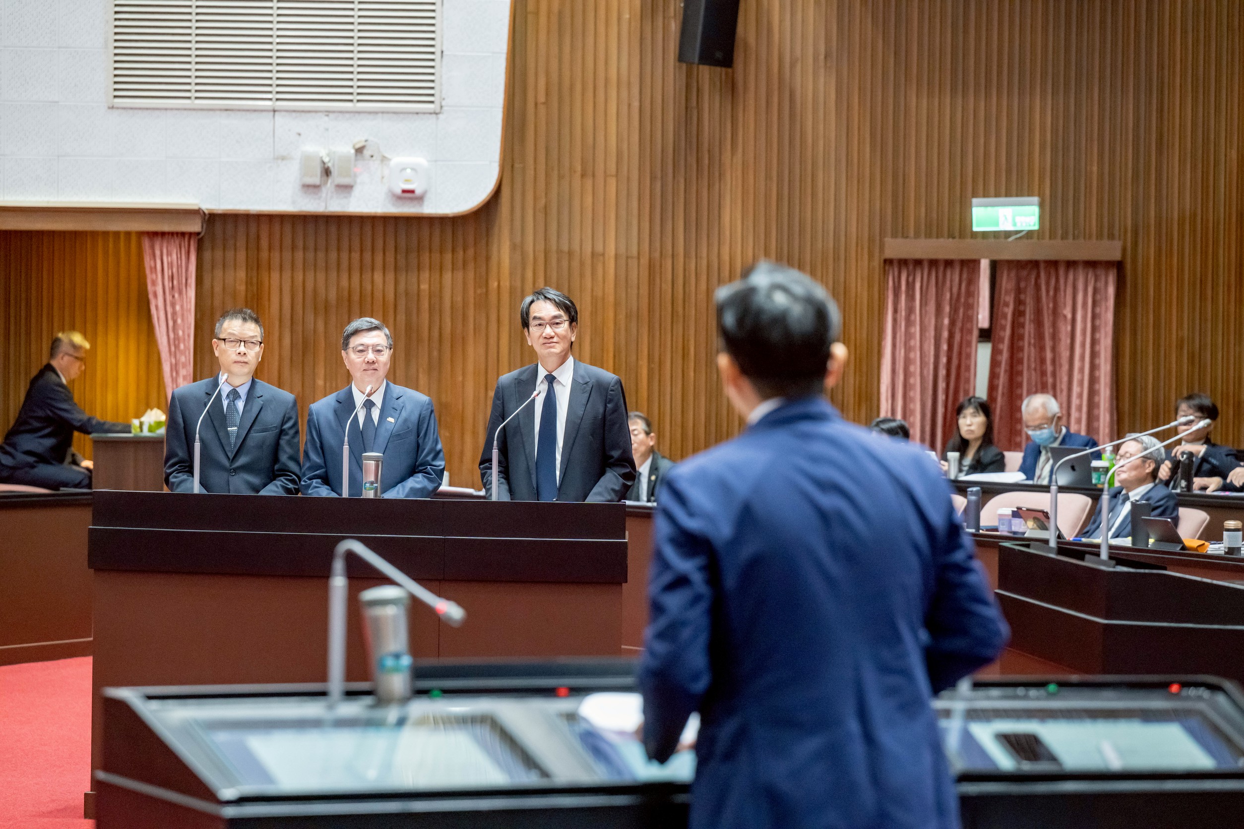 【葛如鈞痛批政府科技落後：低軌衛星、自駕車、資安皆淪末段班　籲速修電信管理法、保障數位人權】