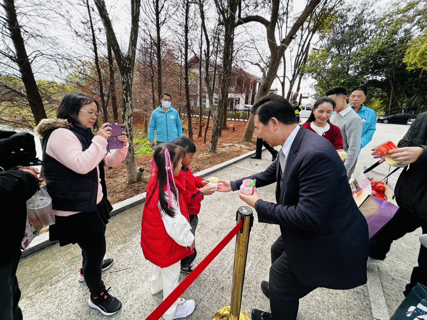 陳福海正月初一走訪農林漁牧四所向鄉親拜年