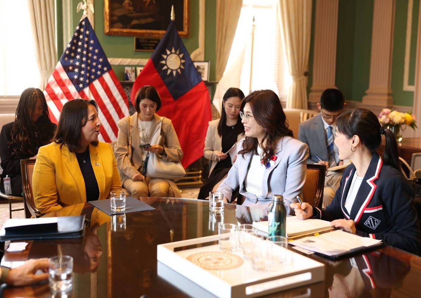 鄭麗文訪麻州會晤副州長金．狄斯可　籲台美深化科技經貿合作共創自由和平