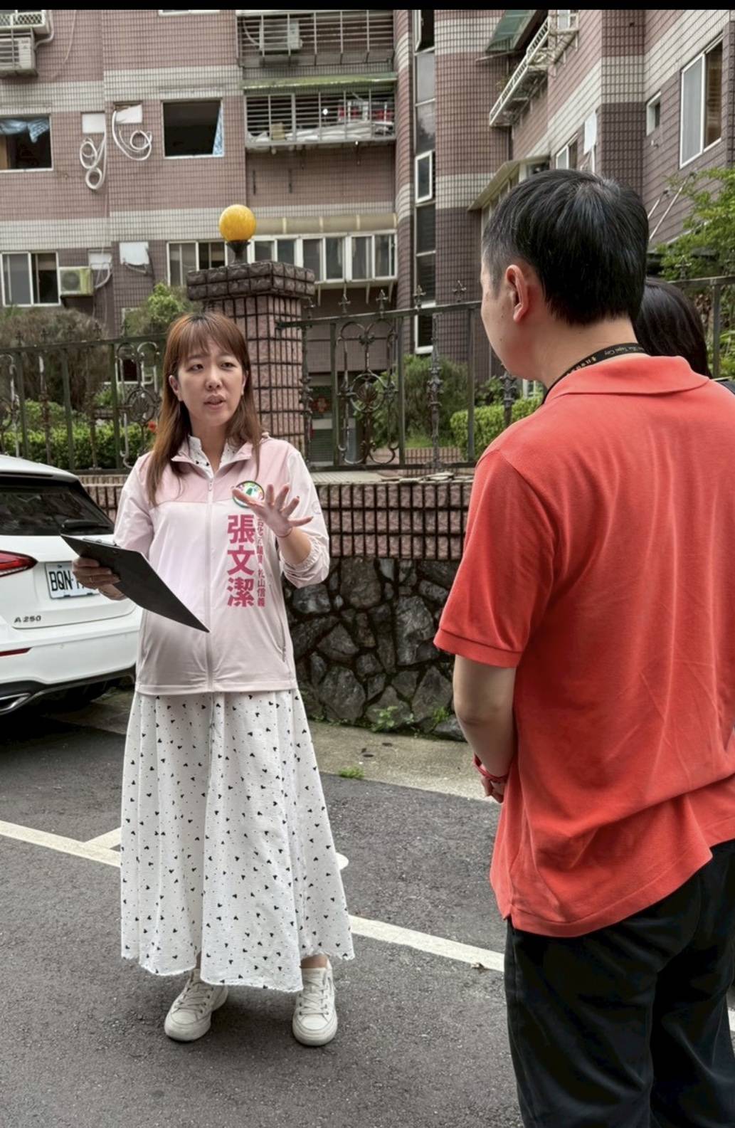 張文潔踢爆公有停車格遭長期霸占　要求停管處依法拖吊還停車公平