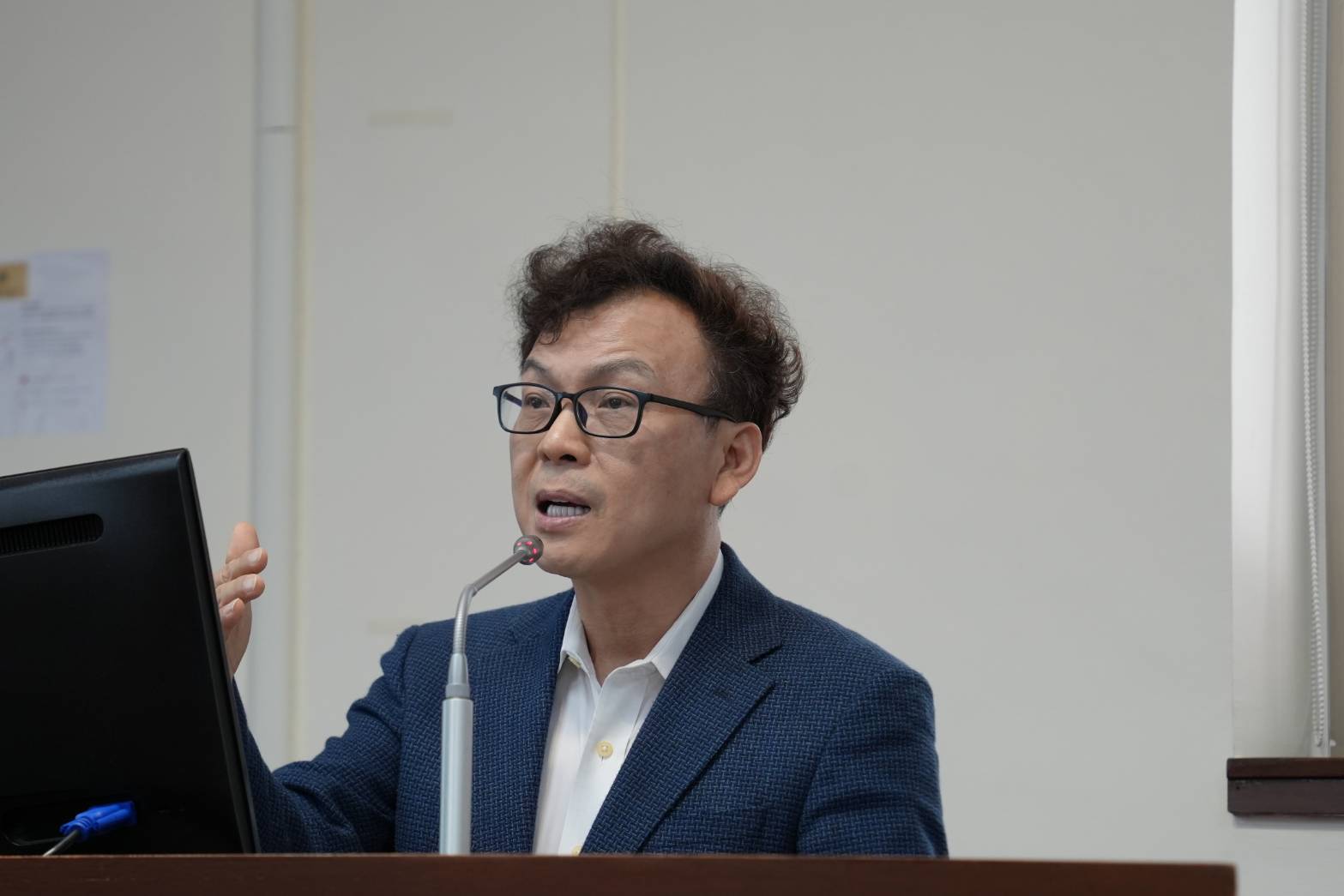 問題油資訊該即時公開還是等待統一口徑？華天新聞觀點：食安危機考驗政府透明與責任政治