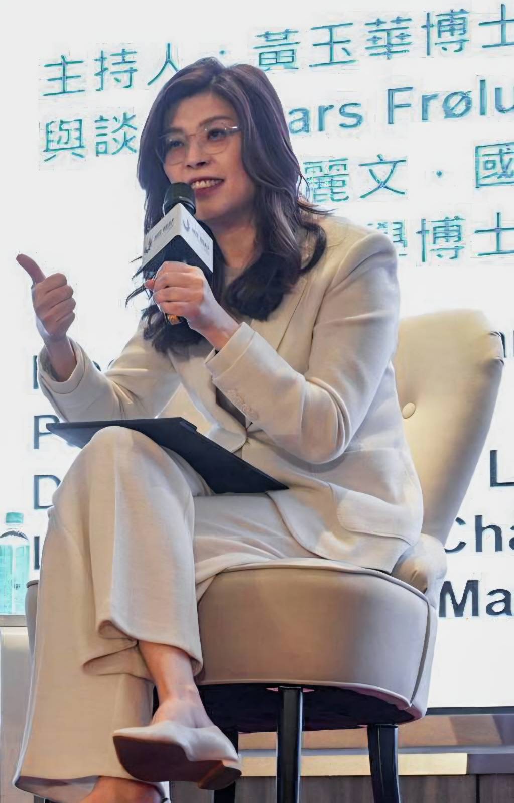 鄭麗文拋AI政策白皮書　倡「公共算力、公共數據」打造下一代護國神山群