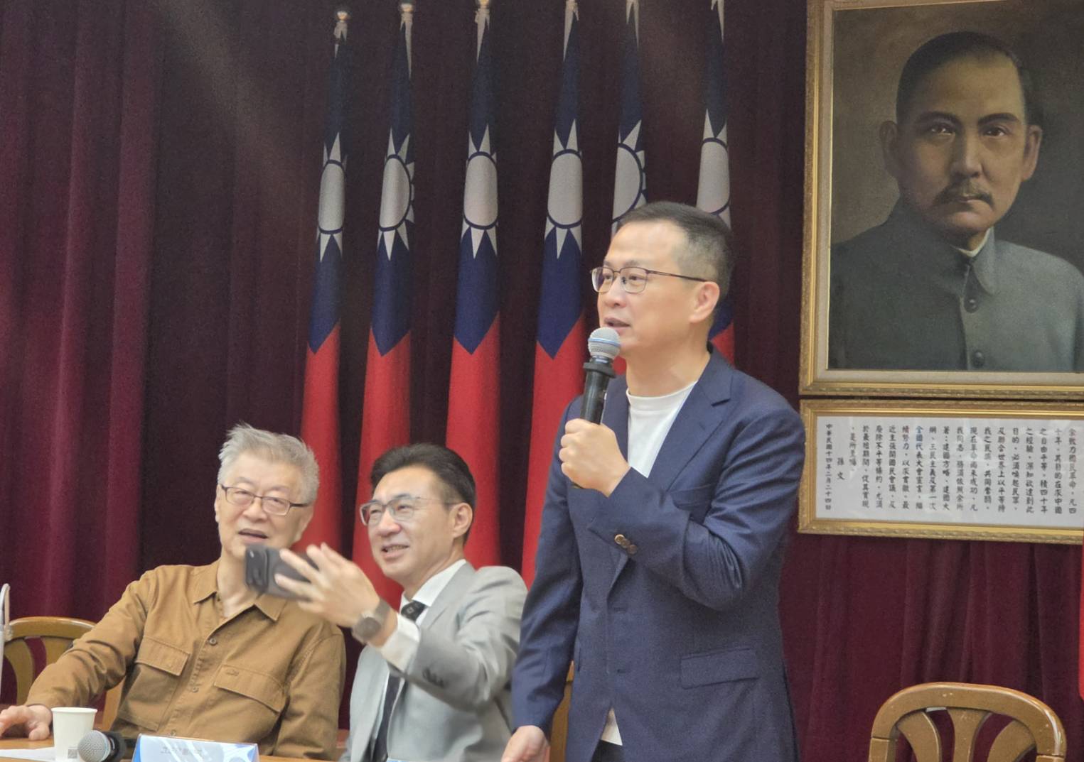 羅智強推「說故事陪爸媽」系列影片　韓國瑜、蔣萬安等人齊聲守護中華文化